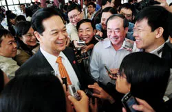 Khắc phục yếu kém để phục vụ dân tốt hơn