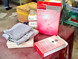 Quần áo lót, vòng đá trị bách bệnh: Thêm một trò bịp mới?