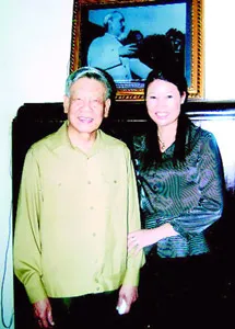 Chữ tâm kia mới bằng ba chữ tài