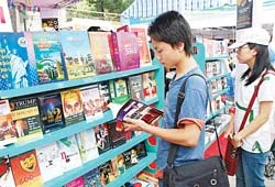 Xã hội hóa trong xuất bản: Quá nhiều & quá ít