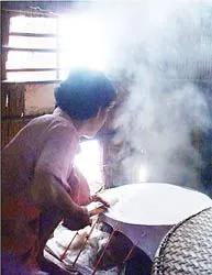 Những chiếc bánh mang hồn quê đi xa