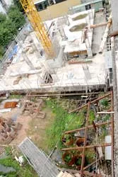 Quy định “tự thỏa thuận đền bù” - Nhiều công trình “triệu đô” phơi nắng, dầm mưa ảnh 2