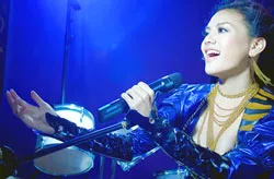 Ca sĩ Việt chuộng tên nước ngoài? ảnh 2