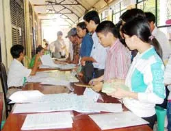 Thí sinh đăng ký dự thi ĐH, CĐ 2008: “Giăng lưới” nhiều ngành, hồ sơ ảo tăng
