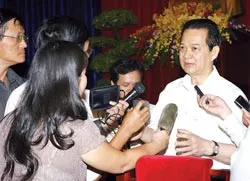 Không được hạ chỉ tiêu tăng trưởng