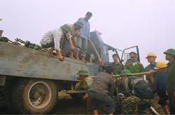 Trộm quặng lại hoành hành