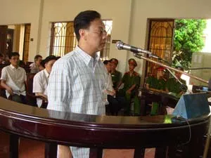 Sáng nay, tòa xét hỏi các bị cáo mua bán hóa đơn, cán bộ thuế, tài chính tiếp tay cho Nguyễn Lâm Thái