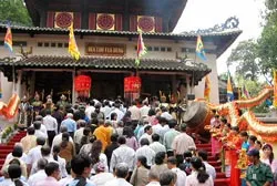 Cao muôn trượng Hùng Vương khí thế ảnh 4