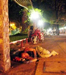 Trăm kiểu ngủ đường, ngủ chợ