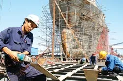 Nỗi lo “đá nhầm sân”