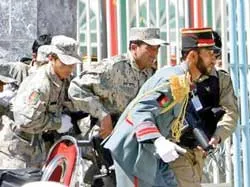 Tổng thống Afghanistan bị ám sát hụt