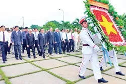 Mít tinh trọng thể kỷ niệm Ngày giải phóng hoàn toàn miền Nam, thống nhất đất nước và Ngày Quốc tế Lao động ảnh 3