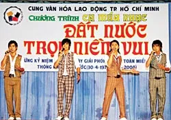 Ca múa nhạc “Đất nước trọn niềm vui”