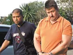 Bài 1: “Lái buôn thần chết”