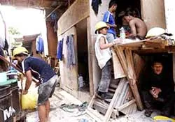 Lao động nước ngoài ở Malaysia: Mất cả chì lẫn chài