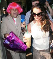 Bài 1: Kẻ ăn xin cũng có thể trở thành paparazzi!