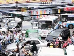 Chống ùn tắc và tai nạn giao thông: Sớm có giải pháp tổng thể ảnh 2