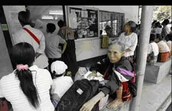 Myanmar: Bão đi qua, khó khăn để lại ảnh 8