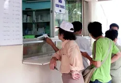 Giá thuốc tăng bất chấp lệnh cấm