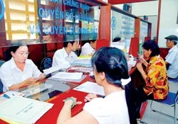 “Hành trình” xin cấp giấy hồng: Quá khổ!