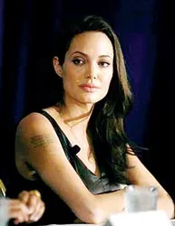 Angelina Jolie được đề cử diễn viên vai phản diện xuất sắc nhất của MTV
