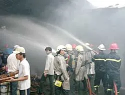 Cháy lớn tại Công ty Chế biến gỗ xuất khẩu Đại Thành