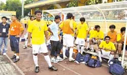 Chùm ảnh về hành động không fair-play của đội U19 Thái Lan ảnh 2