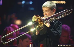 12 tuổi đoạt giải “nhạc sĩ trẻ”