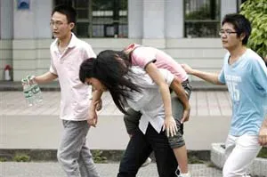 Một số hình ảnh về thảm họa động đất ở Trung Quốc ảnh 7