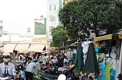 Chợ Phú Lâm - trong vắng, ngoài đông!