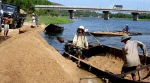 Phú Yên Trộm cát lộng hành, chính quyền bó tay!