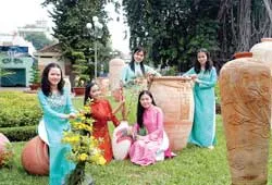 Trang trí mỹ thuật: Chạy đua cùng công nghệ ảnh 2
