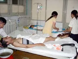 Sập sàn nhà ăn tại trụ sở SAWACO ảnh 2