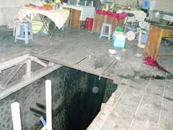 Sập sàn nhà ăn tại trụ sở SAWACO