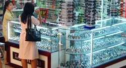 Đồng hồ giả “ngập” thị trường