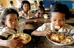 Campuchia : 450.000 học sinh không còn được ăn sáng miễn phí