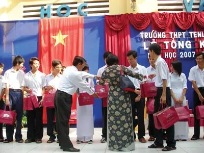 Thái Tuấn tổ chức chương trình “Thắp sáng ước mơ xanh” lần 6