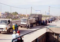 Thị trường xi măng tại TPHCM : Giá bắt đầu giảm nhẹ