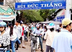 “Sĩ tử” đổ về Cần Thơ luyện thi cấp tốc