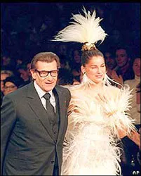 “Biểu tượng văn hóa” Yves Saint Laurent đã ra đi