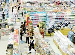 Hệ thống phân phối tại TPHCM -  Bài 2: Chợ “treo” trung tâm thương mại biến dạng