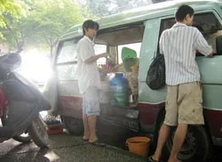 “Cà phê bệt” và văn minh đô thị ảnh 2