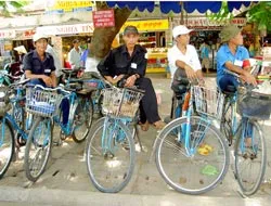 Giọt mồ hôi trên lưng xe đạp thồ