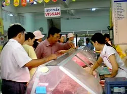 Giá thịt heo tại các siêu thị đồng loạt giảm mạnh