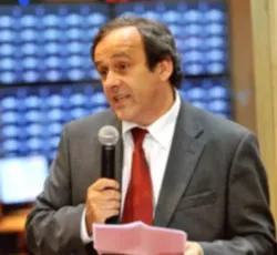 Bài 6: Ở nhà xem Euro 2008