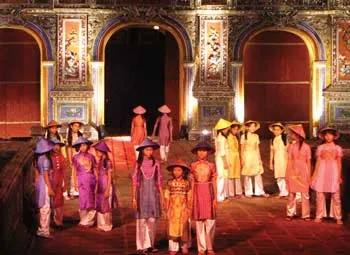 Festival Huế 2008, tối nay: Lễ hội Áo dài “Dấu xưa” bên thềm rêu phong