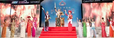 “Loạn” hoa hậu, “cháy” người đẹp