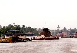 Bài 2: Chưa thông đường thủy