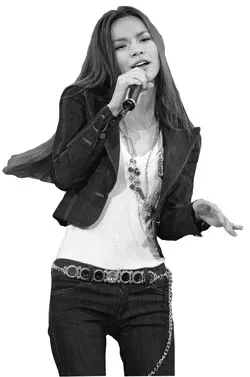 Thị trường văn nghệ mùa Euro 2008: Chẳng ngán bóng đá, chỉ sợ mưa!