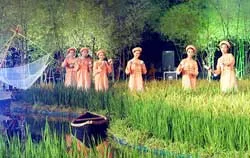 Đêm bế mạc Festival Huế 2008: Lời hẹn năm 2010 ảnh 2